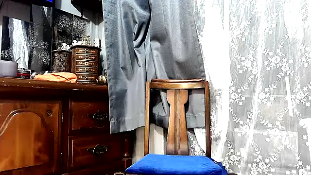 Genevieve143 online show from 04-17-26, 08:56