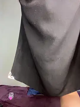 Snapshot of Jumanaa chatting on 09-28-25, 10:48 Jumanaa online show from 09-28-25, 10:48