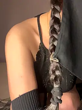 Snapshot of Jumanaa chatting on 12-16-25, 08:25 Jumanaa online show from 12-16-25, 08:25