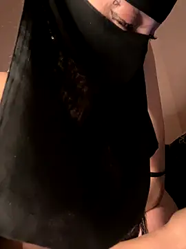 Snapshot of Jumanaa chatting on 12-20-25, 09:44 Jumanaa online show from 12-20-25, 09:44