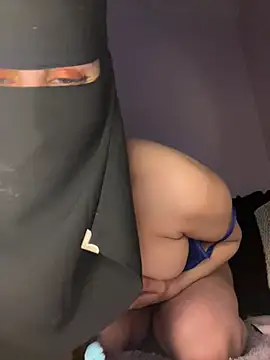 Snapshot of Jumanaa chatting on 03-12-26, 09:21 Jumanaa online show from 03-12-26, 09:21