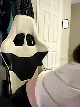 Snapshot of velvetta_ chatting on 03-10-25, 01:56 velvetta online show from 03-10-25, 01:56