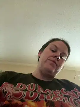 Snapshot of velvetta_ chatting on 03-18-25, 02:26 velvetta online show from 03-18-25, 02:26