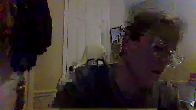 Snapshot of velvetta_ chatting on 03-21-25, 04:51 velvetta online show from 03-21-25, 04:51