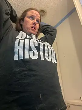 Snapshot of velvetta_ chatting on 03-22-25, 06:54 velvetta online show from 03-22-25, 06:54