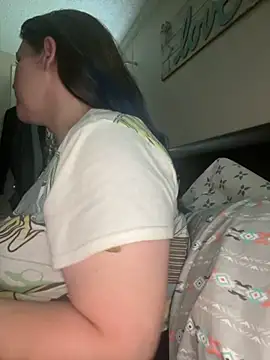 Snapshot of velvetta_ chatting on 10-05-25, 04:38 velvetta online show from 10-05-25, 04:38