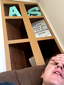 Snapshot of velvetta_ chatting on 10-06-25, 01:41 velvetta online show from 10-06-25, 01:41