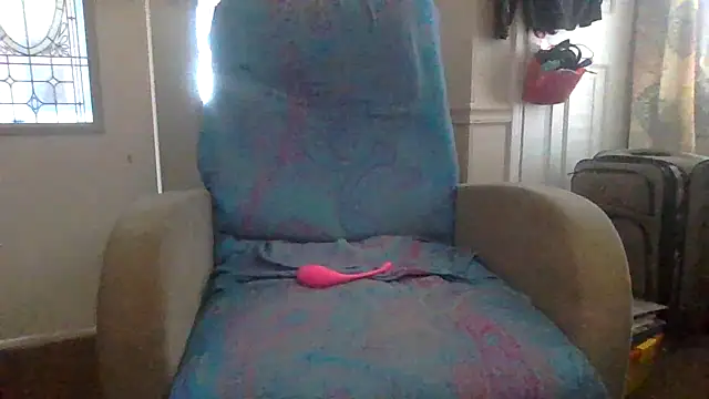 Snapshot of velvetta_ chatting on 10-19-25, 07:47 velvetta online show from 10-19-25, 07:47