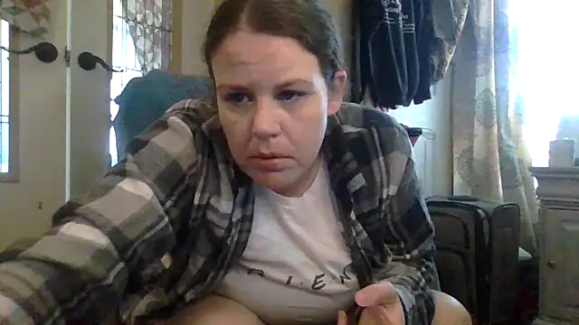 Snapshot of velvetta_ chatting on 10-21-25, 06:08 velvetta online show from 10-21-25, 06:08