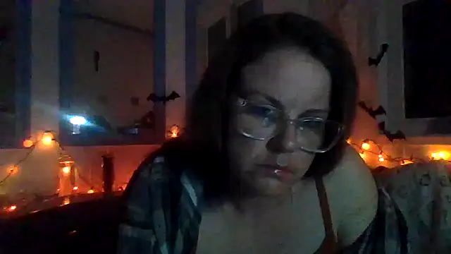 Snapshot of velvetta_ chatting on 10-29-25, 04:15 velvetta online show from 10-29-25, 04:15