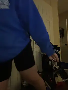 Snapshot of velvetta_ chatting on 11-17-25, 06:08 velvetta online show from 11-17-25, 06:08