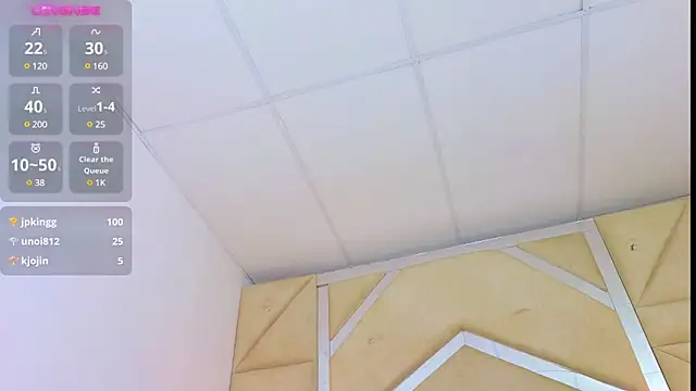 Tiphani walker  online show from 03-15-25, 04:43