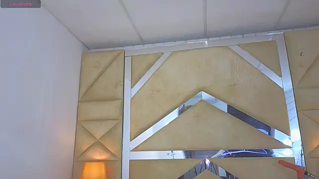 Tiphani walker  online show from 11-18-25, 11:15