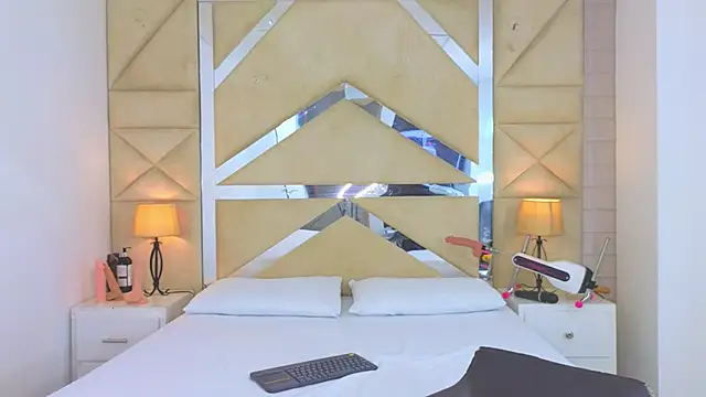 Tiphani walker  online show from 12-13-25, 11:32