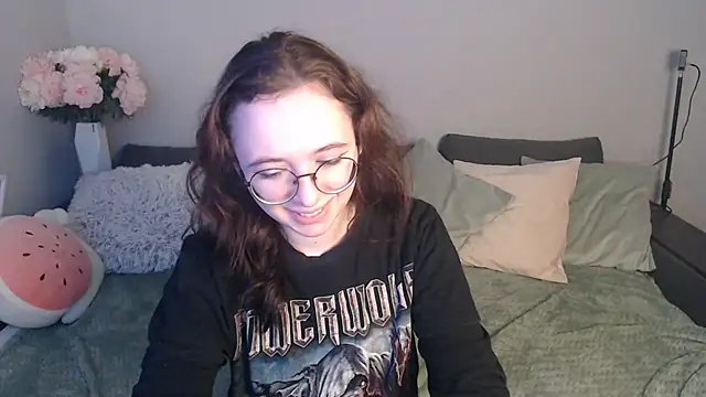 Snapshot of Mini_Diva chatting on 03-15-25, 09:09 Mini Diva online show from 03-15-25, 09:09