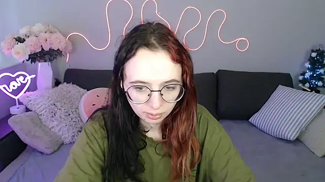 Mini Diva online show from 12-19-25, 10:00