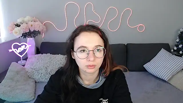 Mini Diva online show from 01-06-26, 09:13