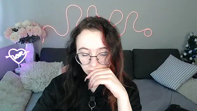 Mini Diva online show from 01-07-26, 09:12