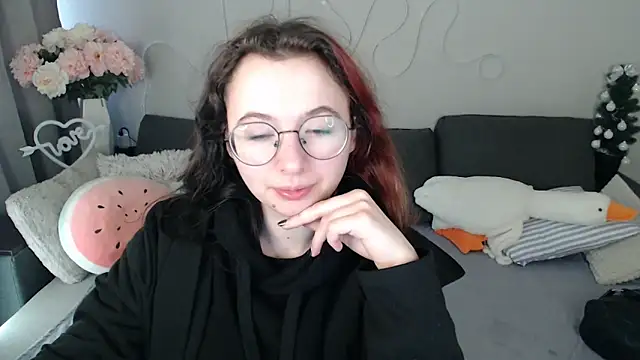 Mini Diva online show from 04-10-26, 08:08