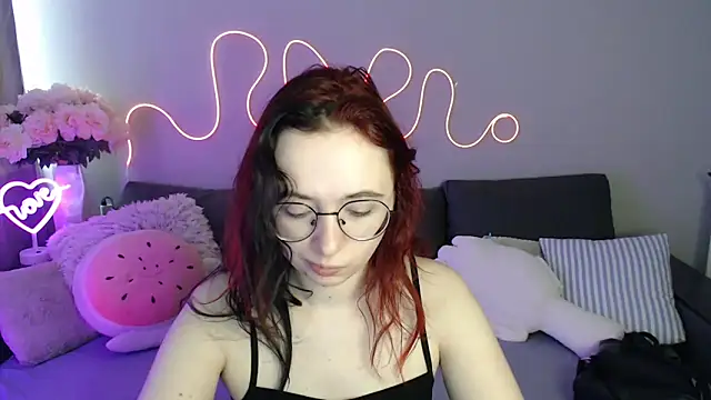 Mini Diva online show from 06-11-26, 08:12