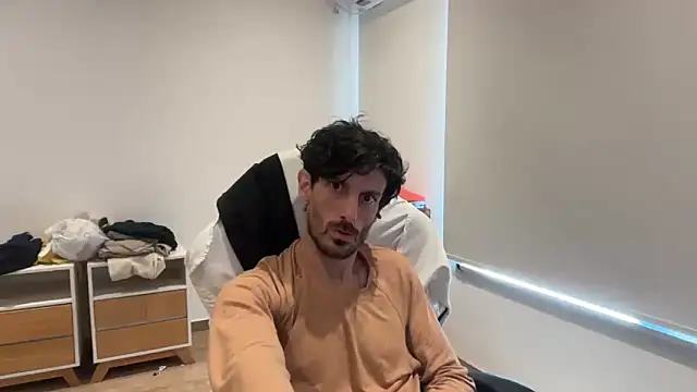 nicolaaaaas online show from 10-28-25, 03:25