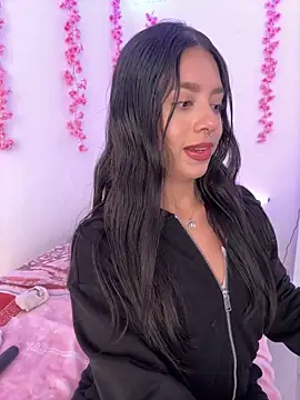 Snapshot of AliceJovovich chatting on 12-03-24, 11:55 AliceJovovich online show from 12-03-24, 11:55