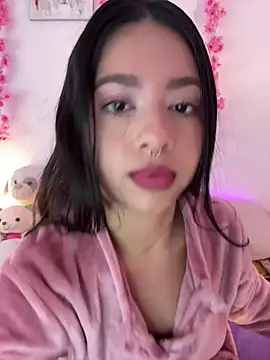 Snapshot of AliceJovovich chatting on 12-13-24, 10:41 AliceJovovich online show from 12-13-24, 10:41