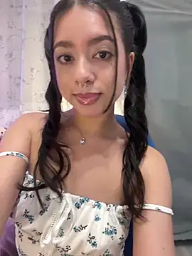 Snapshot of AliceJovovich chatting on 01-03-25, 06:35 AliceJovovich online show from 01-03-25, 06:35