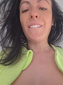 lovewildguy1 online show from 04-28-26, 05:45