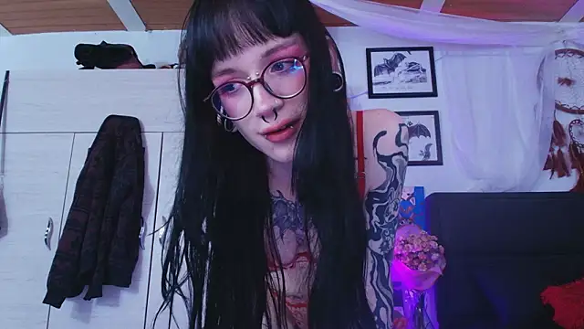 Snapshot of bathory_vamps chatting on 02-02-26, 02:27 bathory vamps online show from 02-02-26, 02:27