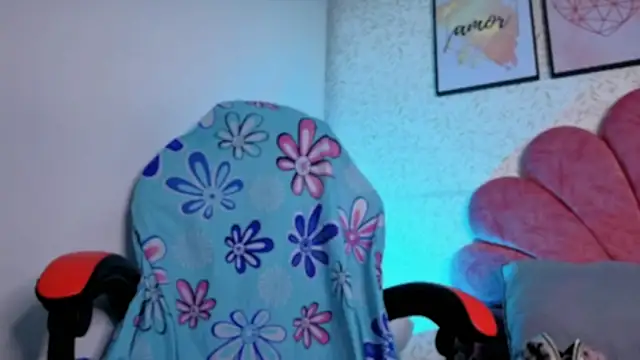 luly pink online show from 06-17-26, 04:04