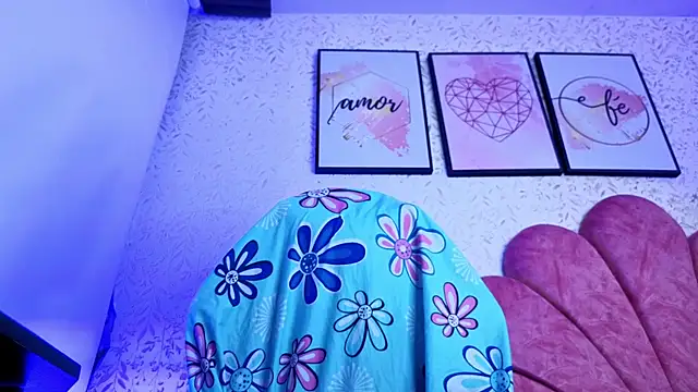 Snapshot of luly_pink chatting on 07-09-26, 03:10 luly pink online show from 07-09-26, 03:10
