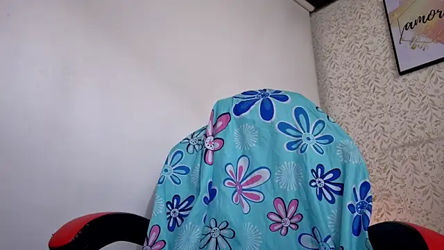 Snapshot of luly_pink chatting on 07-16-26, 05:02 luly pink online show from 07-16-26, 05:02