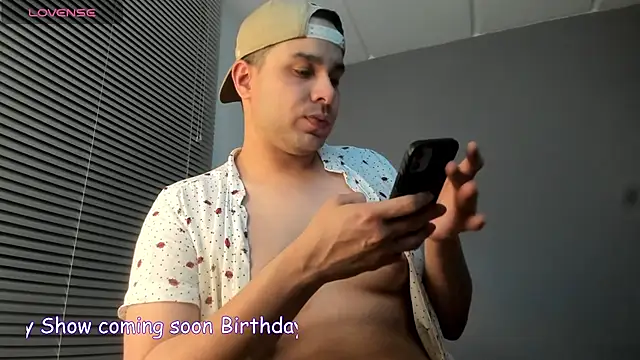 Snapshot of Latin_boy_surprisee chatting on 05-20-26, 12:50 Latin boy surprisee online show from 05-20-26, 12:50