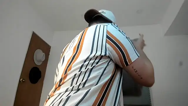 Latin boy surprisee online show from 07-14-26, 12:24