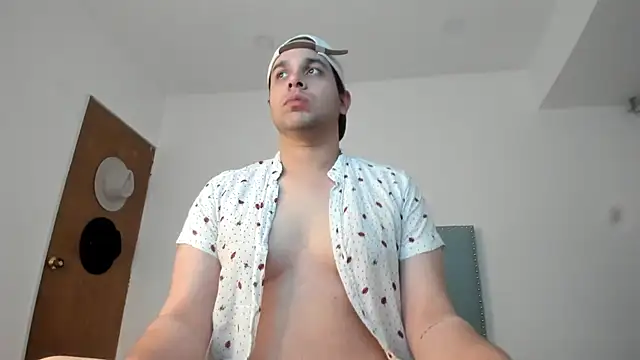 Latin boy surprisee online show from 07-29-26, 12:20