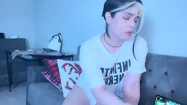 Arab tgirl online show from 05-17-26, 08:38