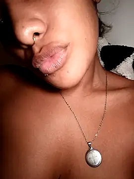 VictoireFeller online show from 10-01-25, 05:46