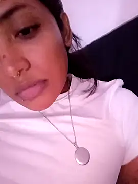 VictoireFeller online show from 10-22-25, 04:24