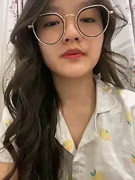 Krixxi22 online show from 12-12-24, 03:37