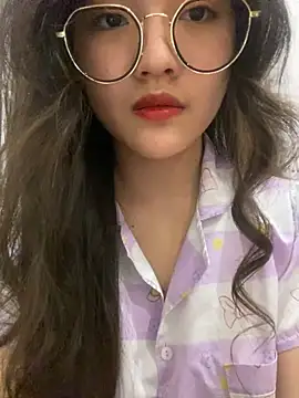 Krixxi22 online show from 03-04-25, 02:32