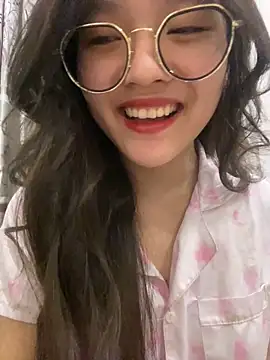 Krixxi22 online show from 03-17-25, 02:12