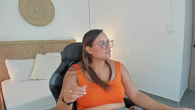 Snapshot of zoe_danae_ chatting on 07-28-26, 12:23 zoe danae online show from 07-28-26, 12:23
