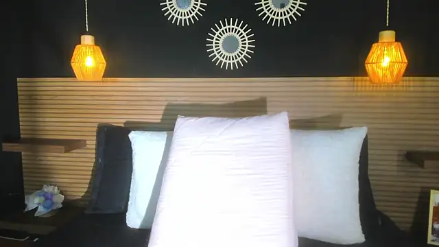 Snapshot of AnnaVictoria__ chatting on 01-07-26, 02:03 AnnaVictoria online show from 01-07-26, 02:03