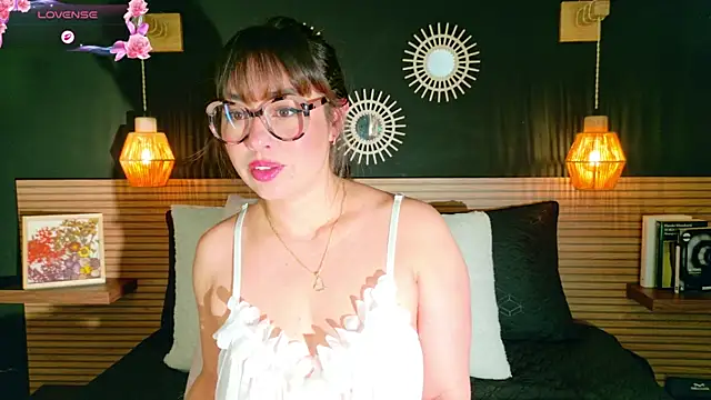 AnnaVictoria   online show from 05-31-26, 04:58
