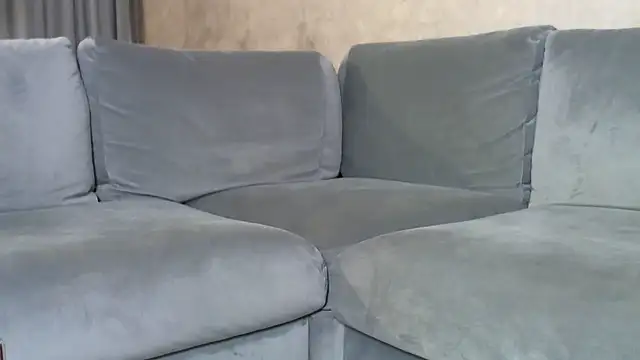 Snapshot of LuanaDess chatting on 12-20-25, 12:29 LuanaDess online show from 12-20-25, 12:29