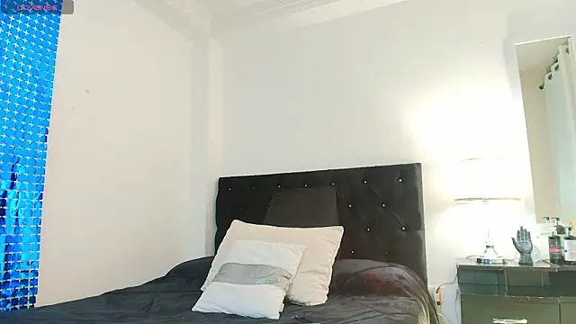 Snapshot of MeganLorensx chatting on 02-03-26, 06:35 MeganLorensx online show from 02-03-26, 06:35