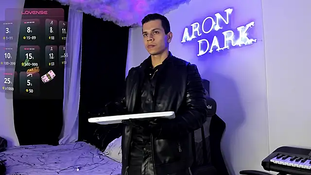 Snapshot of Aron_Dark chatting on 02-16-25, 02:42 Aron Dark online show from 02-16-25, 02:42