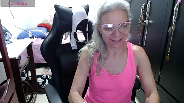 Snapshot of Giorgia_xue53 chatting on 03-11-26, 04:29 Giorgia xue53 online show from 03-11-26, 04:29