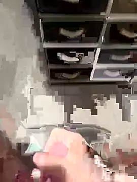 Deralboaus01 online show from 11-08-25, 04:51